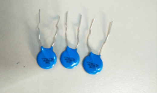 离合器配的这个蓝色电容不装有什么影响？装了有什么好处